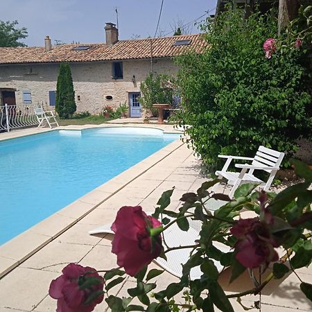 Coucouhirondelle Bed & Breakfast Brux Exterior photo