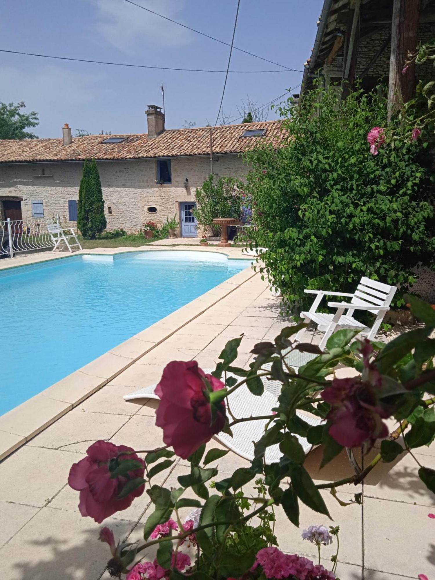 Coucouhirondelle Bed & Breakfast Brux Exterior photo